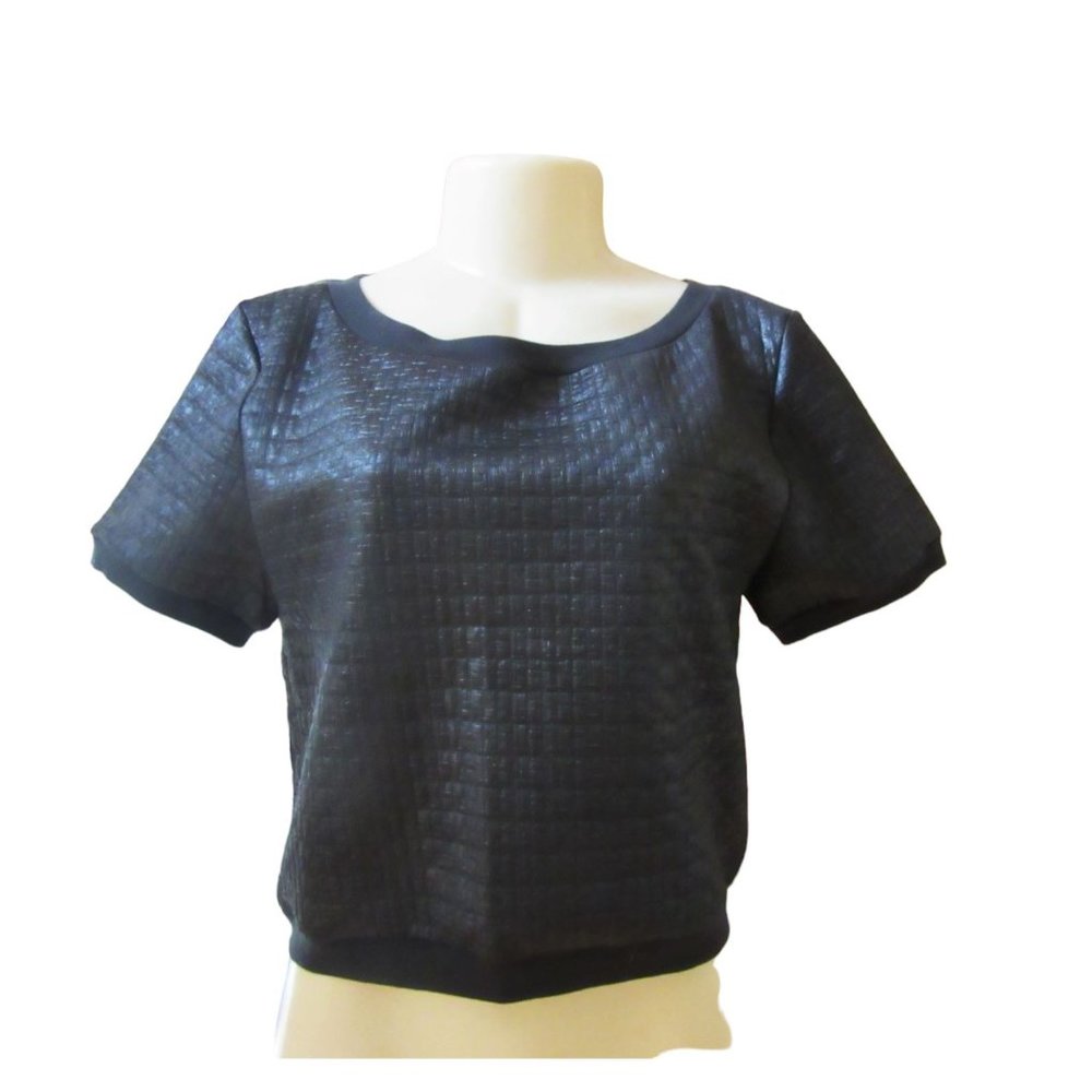 New w Tags, Nordstrom Leith Black textured Zip Up Back Crop Top in Size Small